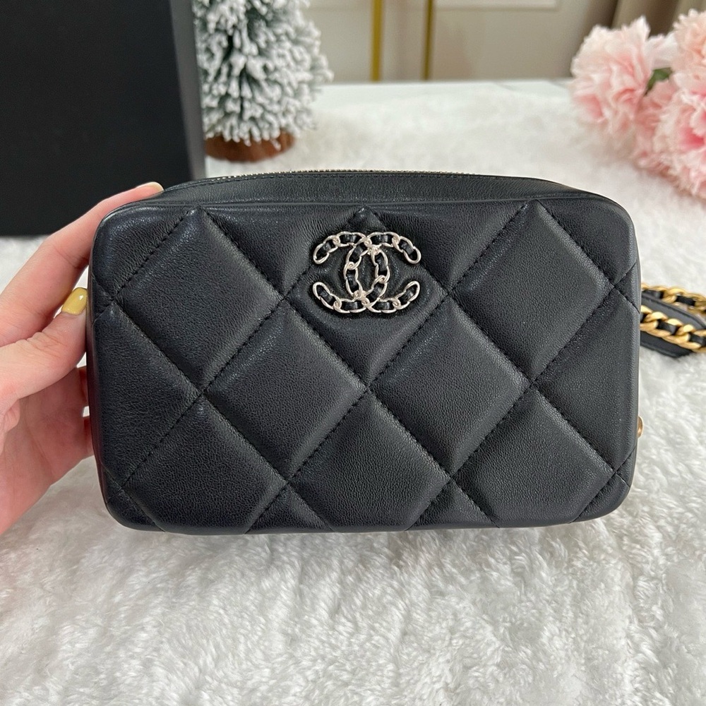 ❌SOLD❌Chanel 19 Camera Bag